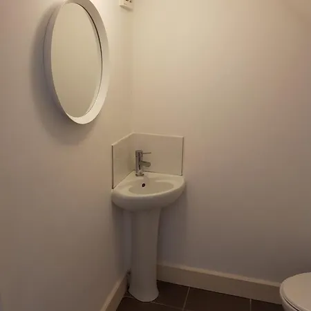 אכסניה Suites & Lodges